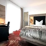 מלון Wellness & Ayurveda Am Eichenberg 4*