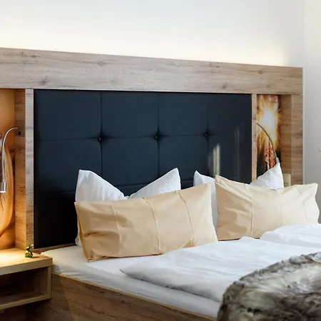 Отель Wellness & Ayurveda Am Eichenberg 4*