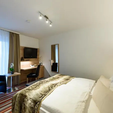 Отель Wellness & Ayurveda Am Eichenberg